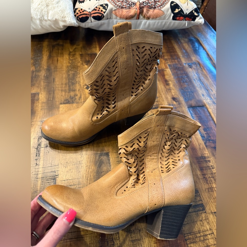 Style & Co Dylan bootie womens sz 6 Tan - Picture 7 of 7